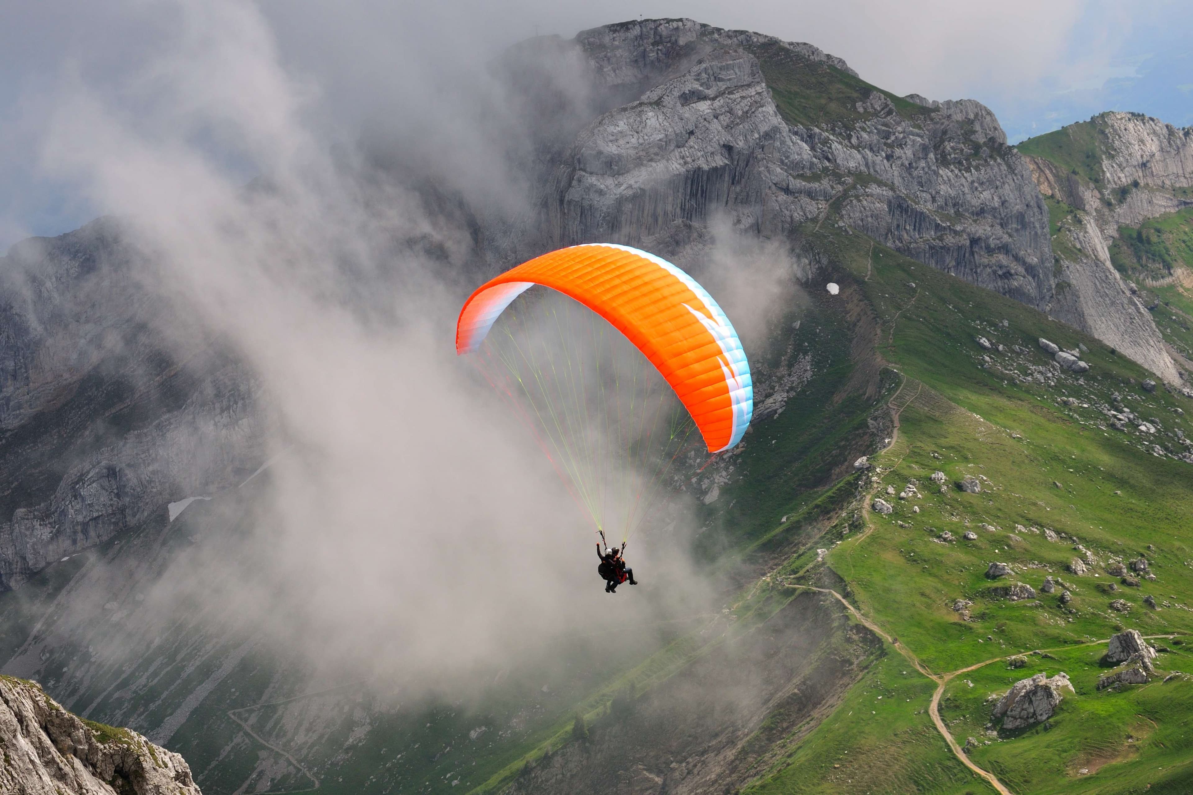 Top 10 places for paragliding in India