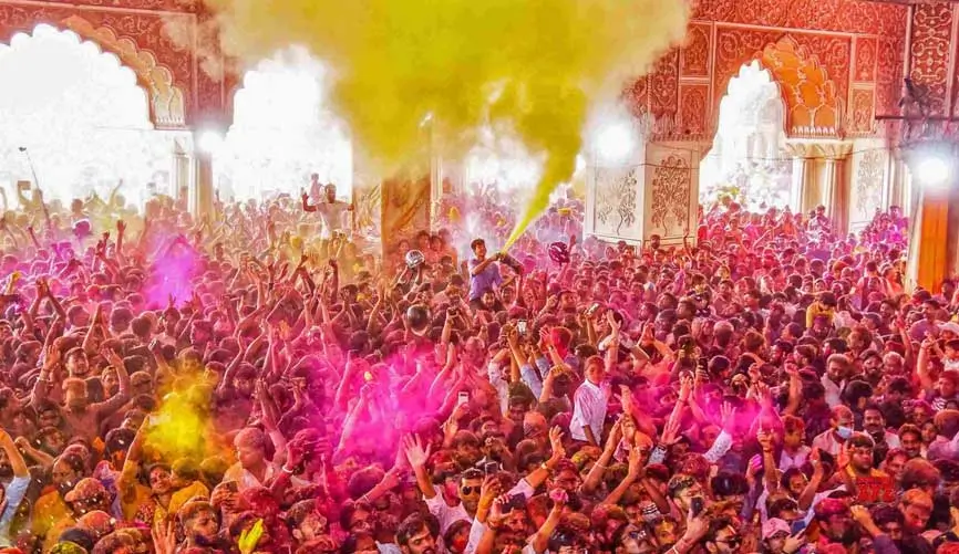 12 Best Places to Celebrate Holi in India