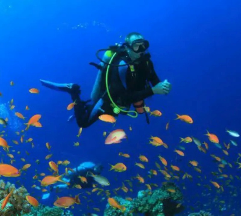 Scuba Diving & Watersports Combo at Paradise Beach, Goa